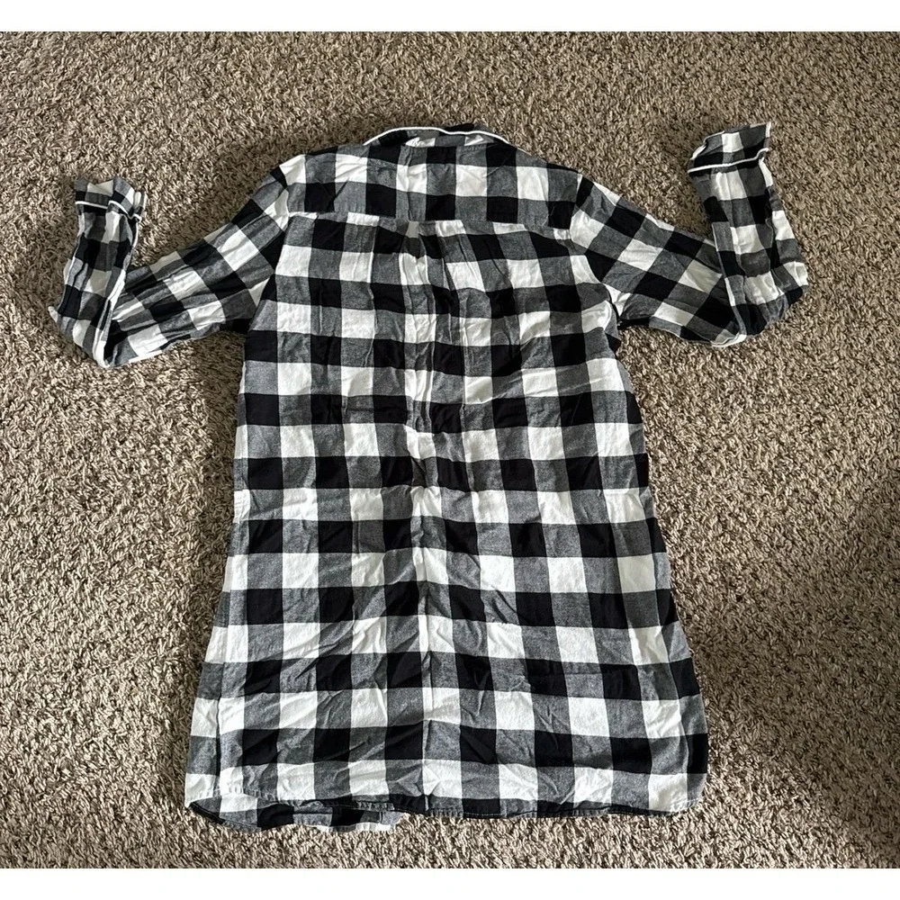 Star above Women's Black White Checker Long‎ Sleeve Nightgown Size Medium